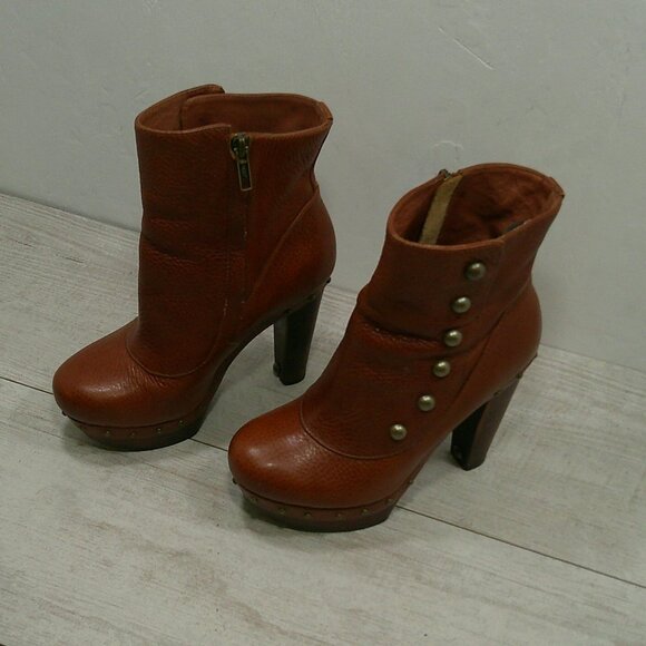 UGG Australia Cognac Leather Platform Studded Heeled Ankle Boot Size 6 | UK 4.5 - Picture 12 of 14